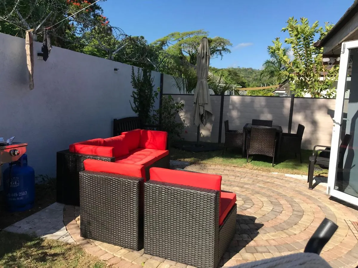 Villa Newly Built , Sweet Oasis à Mammee Bay