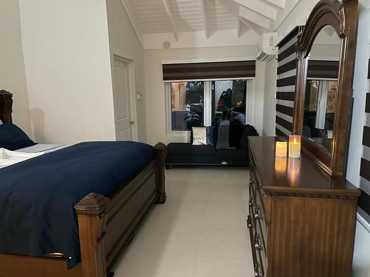 Villa Newly Built , Sweet Oasis à Mammee Bay
