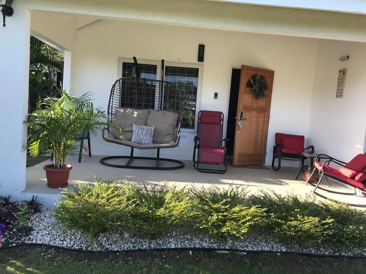 Villa Newly Built , Sweet Oasis à Mammee Bay